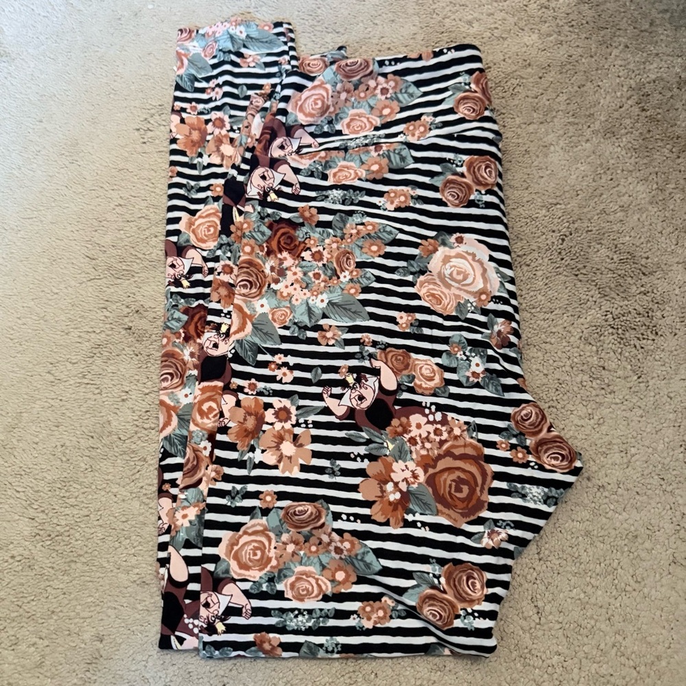 LuLaRoe TC Leggings – Disney Alice in Wonderland Queen of Hearts